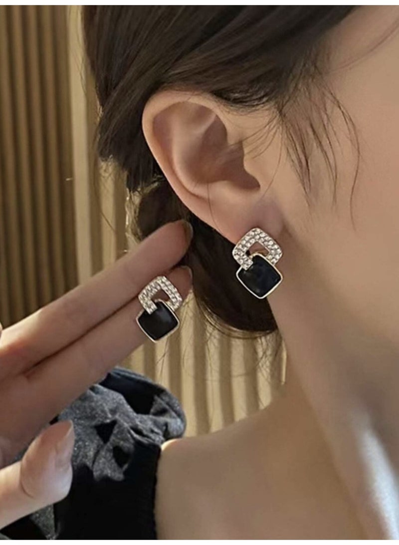 ڤيا أقراط نسائية هندسية فاخرة باللونين الأسود والكريستالي - Image 1